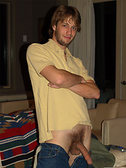 Josh posing naked, Added: 2011-09-06 by Nextdoor Male