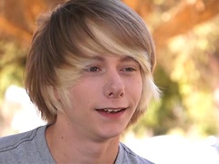 Derrick's First Time, Added: 2012-10-03 by Helix Studios