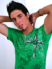 Hasher strokes his uncut dick, Added: 2012-11-08 by Squirtz