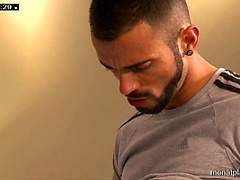 Muscle guys goes threesome, Added: 2011-11-11 by Men at Play