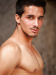 Raffaele posing naked, Added: 2015-12-21 by LucasKazan