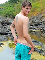 Monster Cocks: Cute Young Blond Gets Taken By Surprise By Devon LeBron&rsquo;s Oversized Buttpicker!, Added: 2017-01-31 by Dad Creep