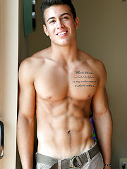 Handsome Hunk Taylor Shift JERKS His COCK For You, Added: 2017-03-30 by Boys Halfway House