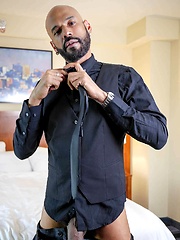 Saul Leinad, Added: 2017-06-29 by Bareback That Hole