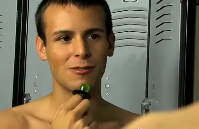 Locker Room Talk Turns Into A Nice & Fun Encounter